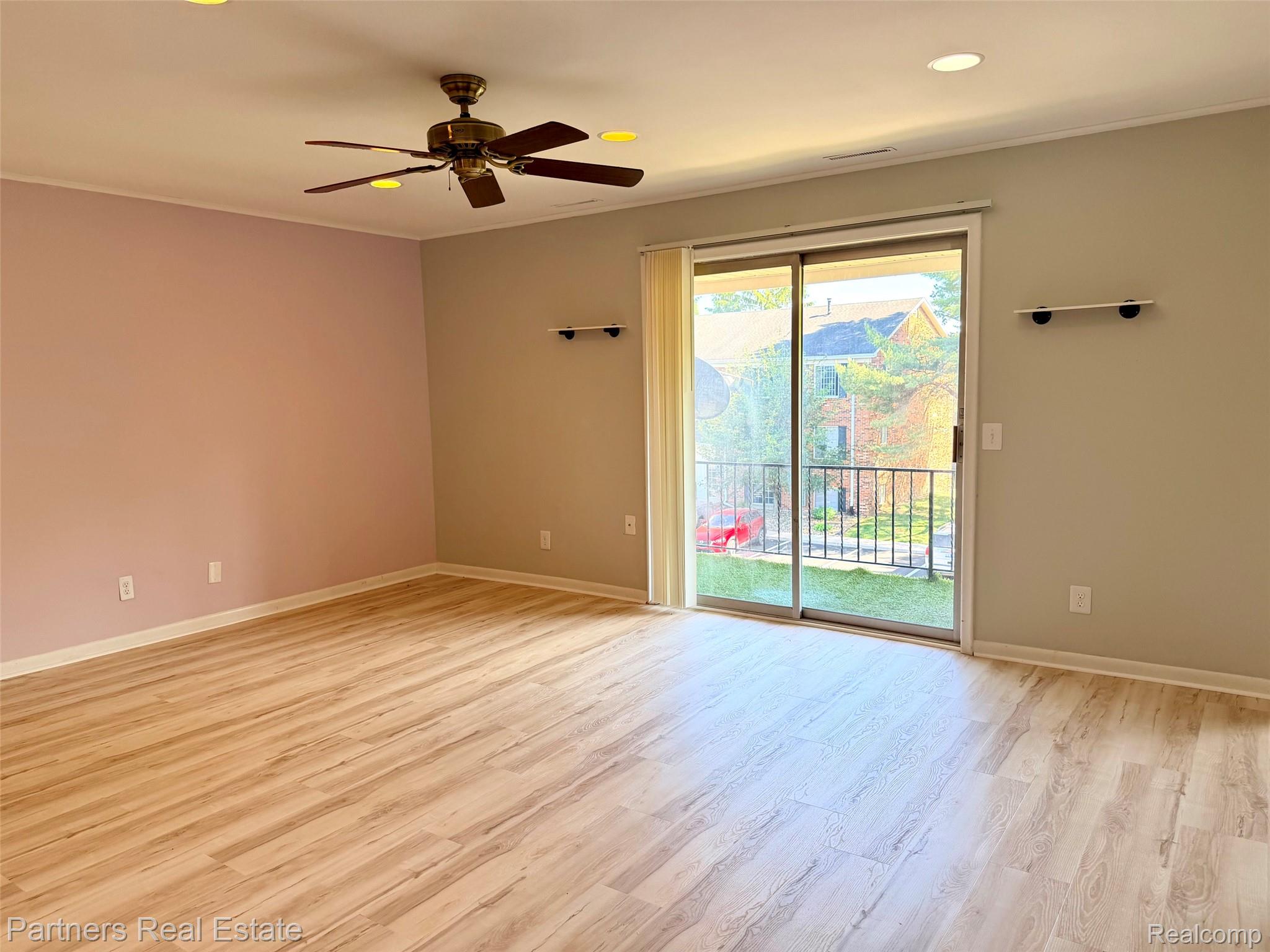 507 W Highland Road 11