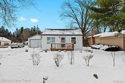 33503 Stocker Street Farmington Hills City MI 48335