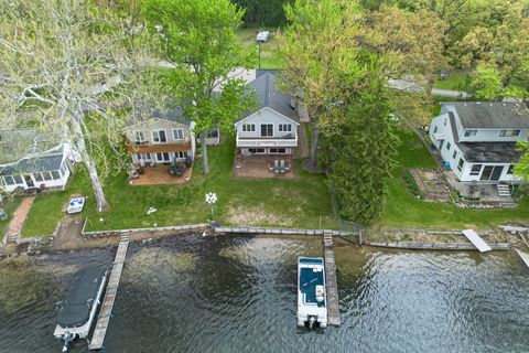 10194 Elmcrest Road Green Oak Township Livingston MI 48189