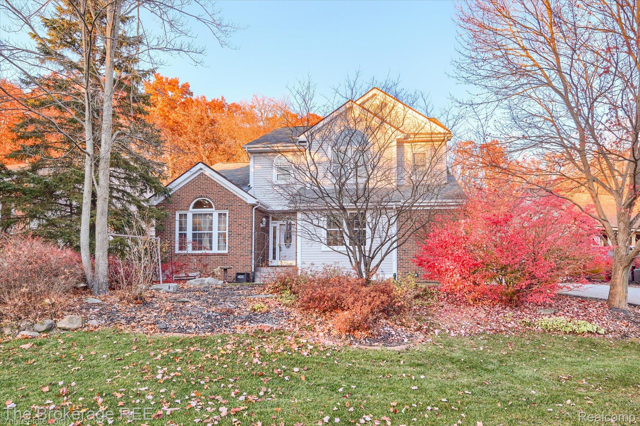 2653 Ravine Side Lane N