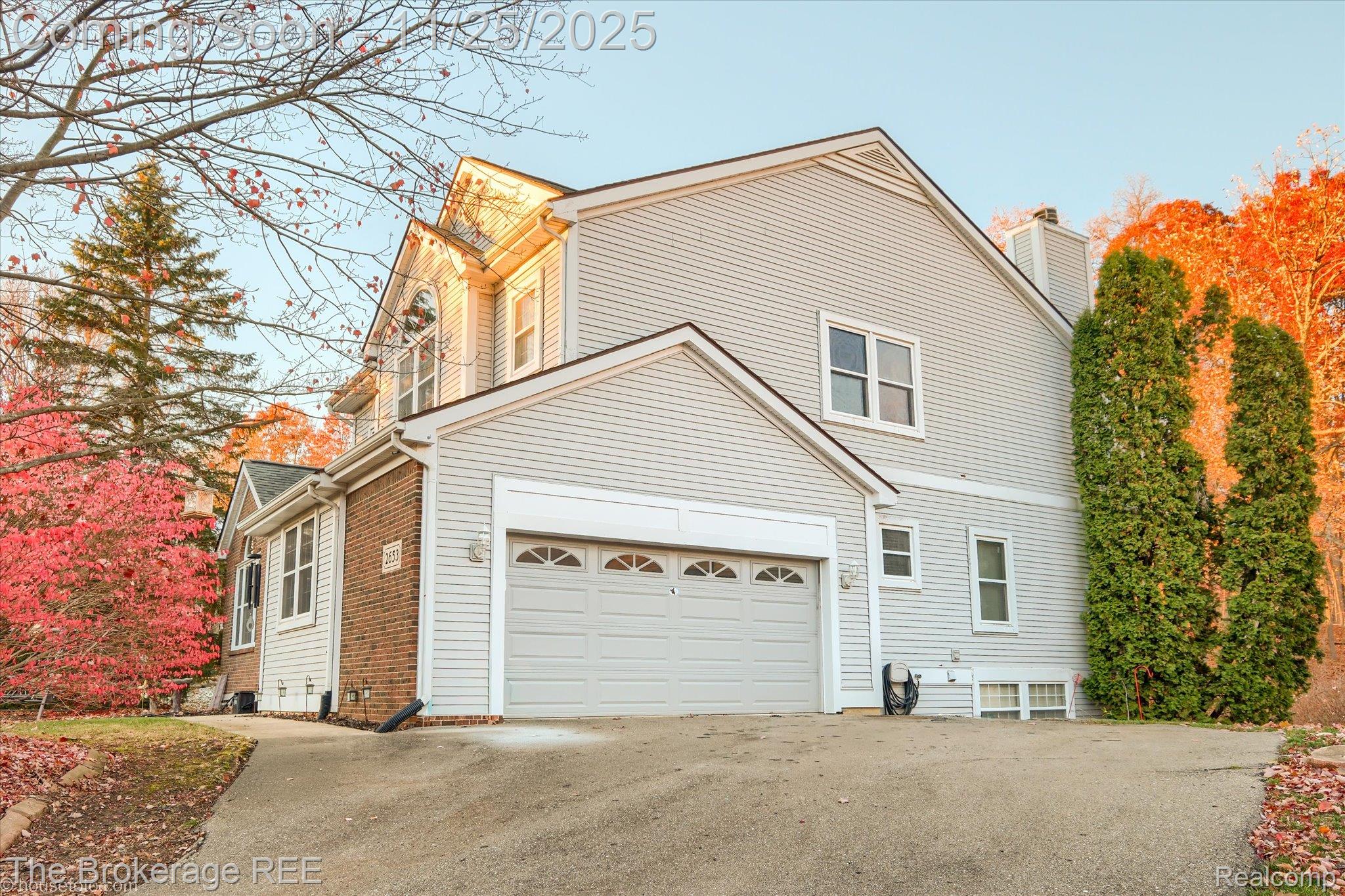 2653 Ravine Side Lane N