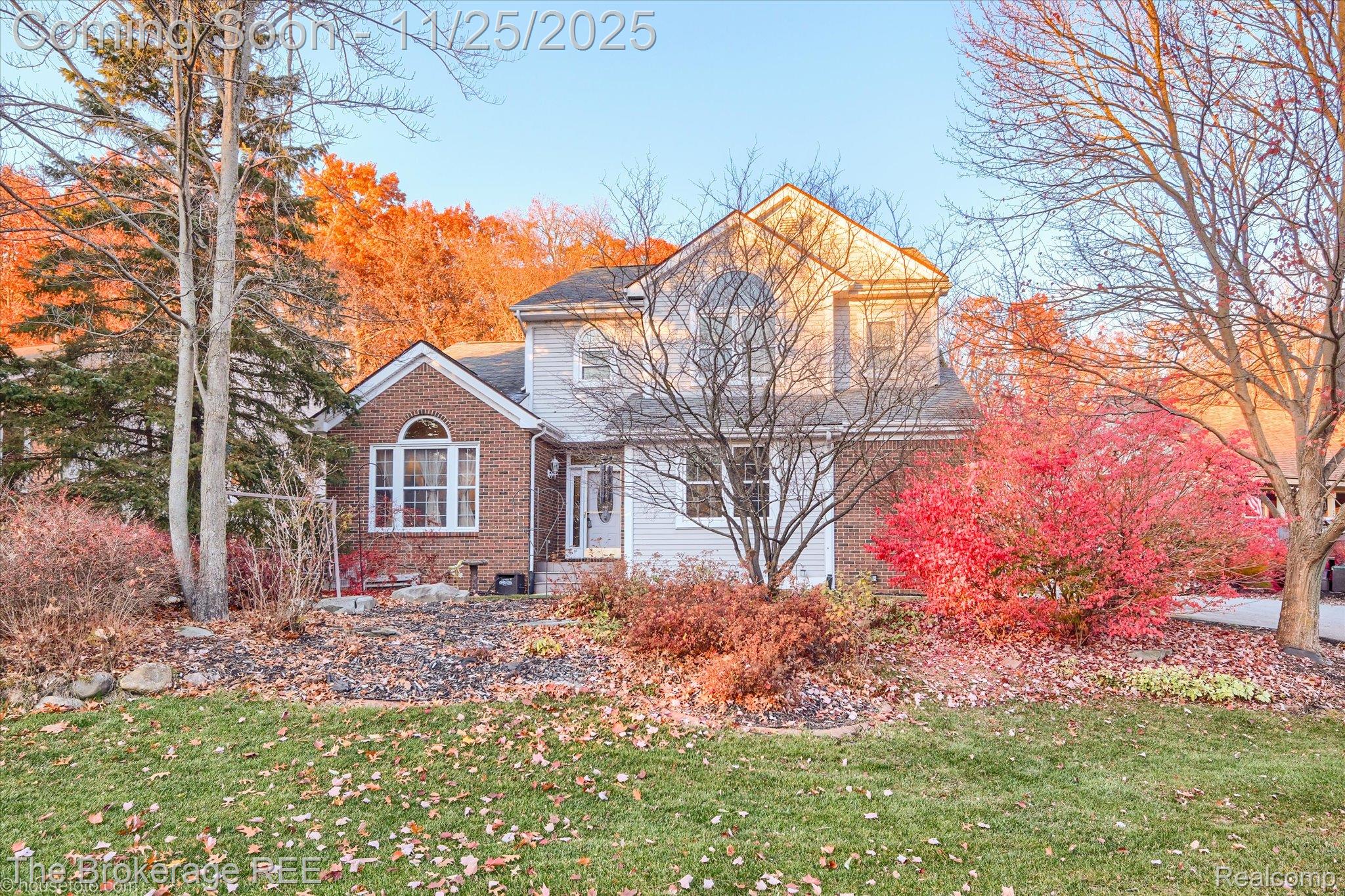 2653 Ravine Side Lane N