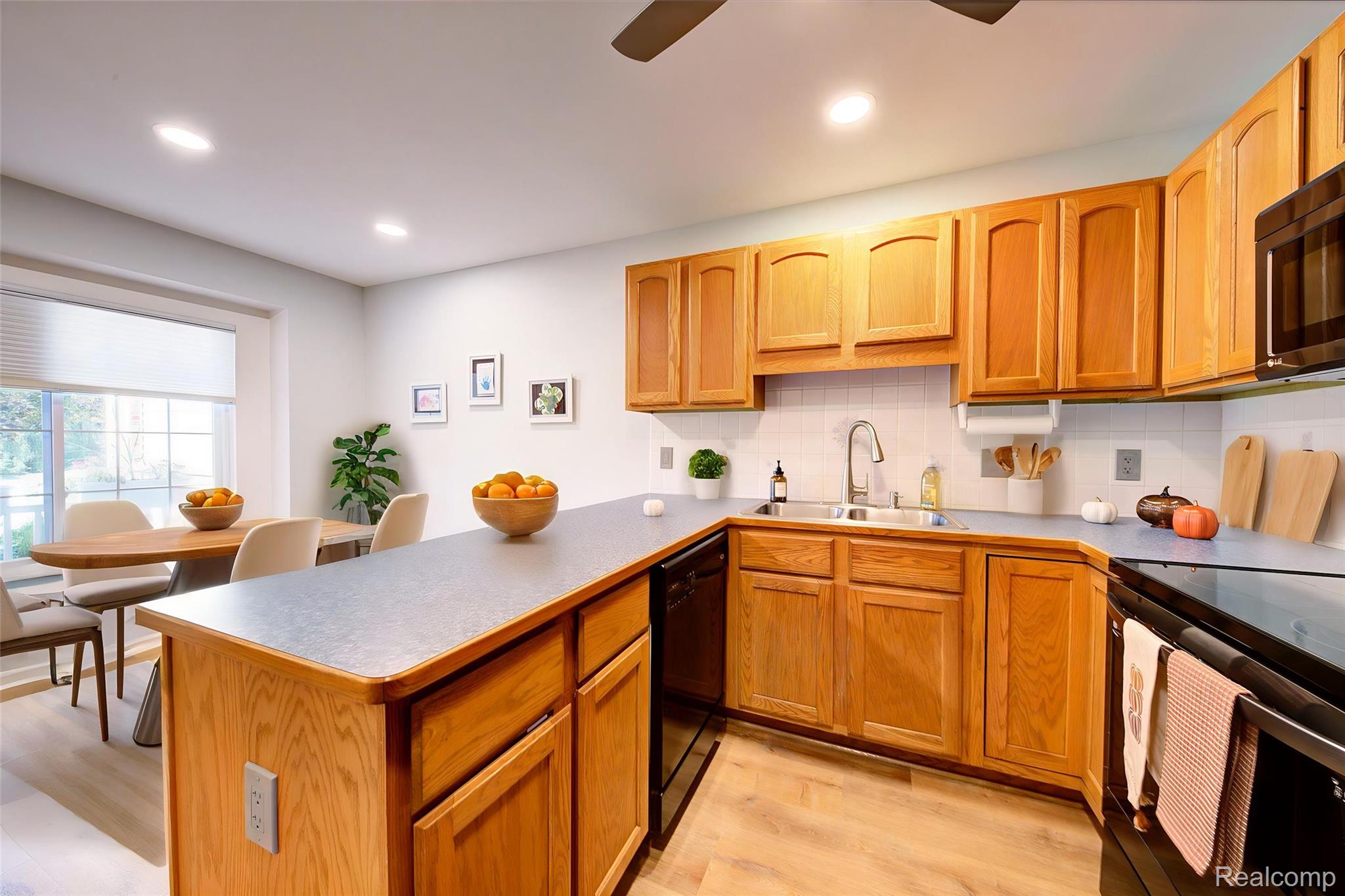 326 Redmaple Lane 365