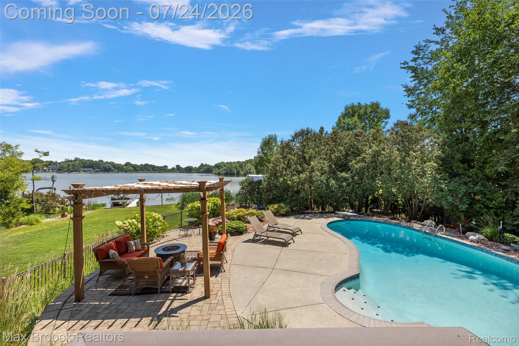 2445 Island View Drive