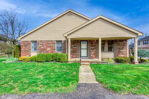 8707 Forest Court Warren City MI 48093