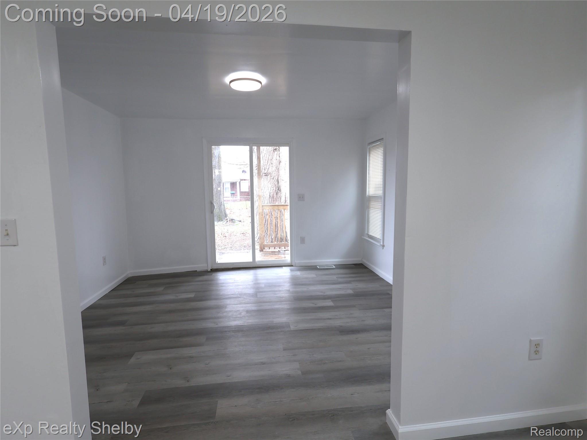 5225 Three Mile Drive