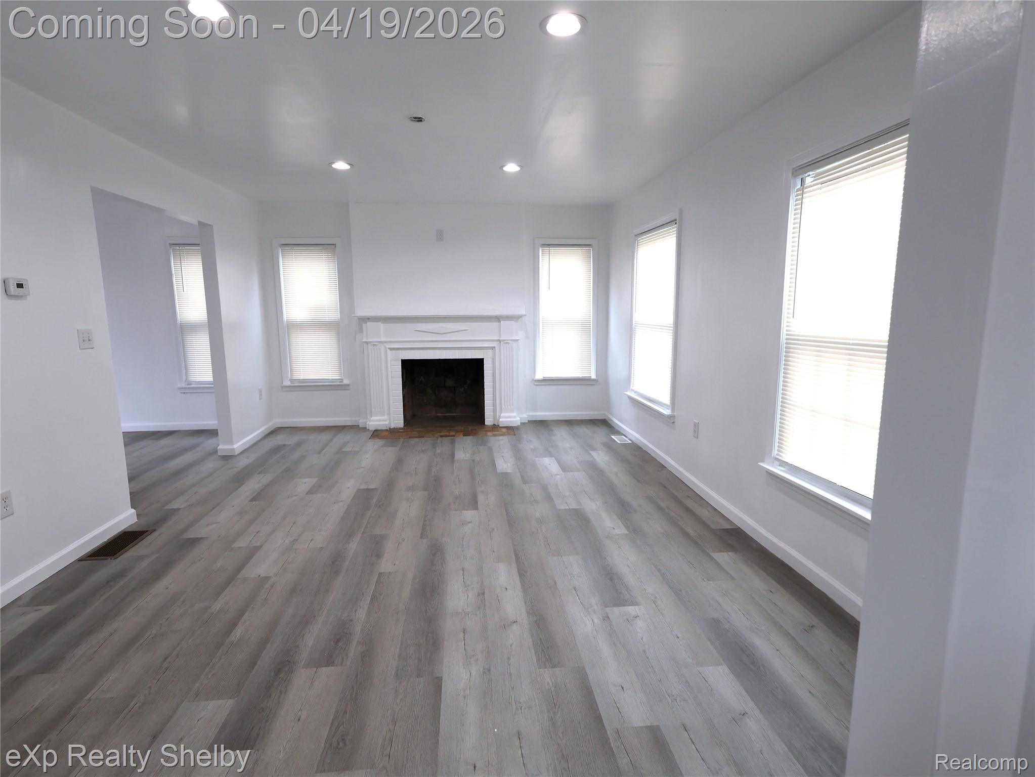 5225 Three Mile Drive