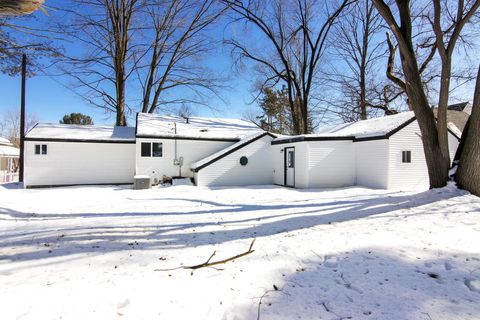 Tiny photo for 905 N Bridge Street, Forest Home Township, MI 49615 (MLS # 78080065516)