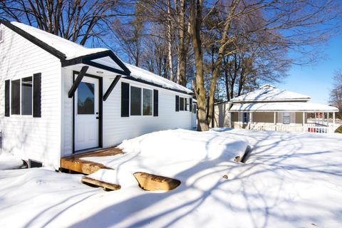 Tiny photo for 905 N Bridge Street, Forest Home Township, MI 49615 (MLS # 78080065516)