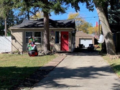 24917 Frederick Street St Clair Shores City MI 48080