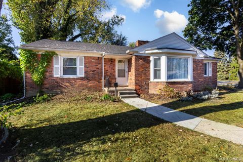 2423 Crooks Road Royal Oak City MI 48073