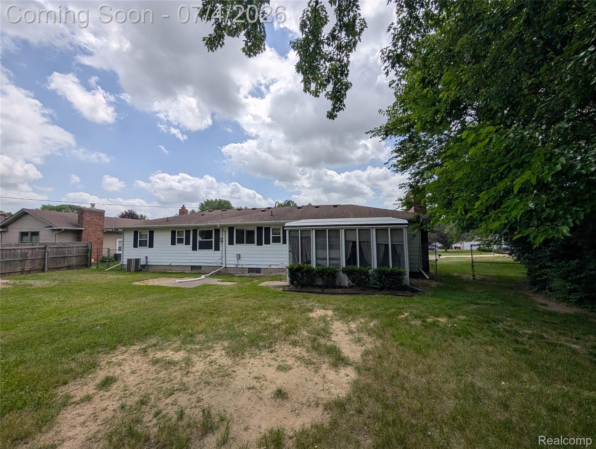 1444 Knollridge Lane