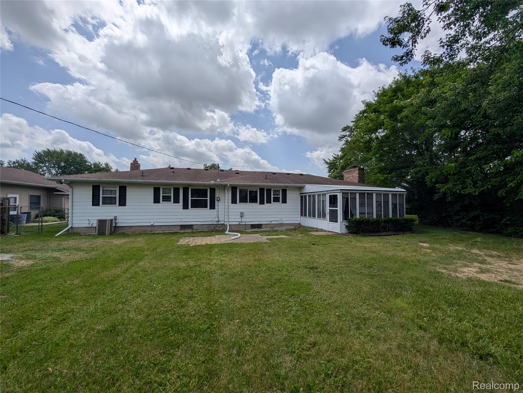 1444 Knollridge Lane