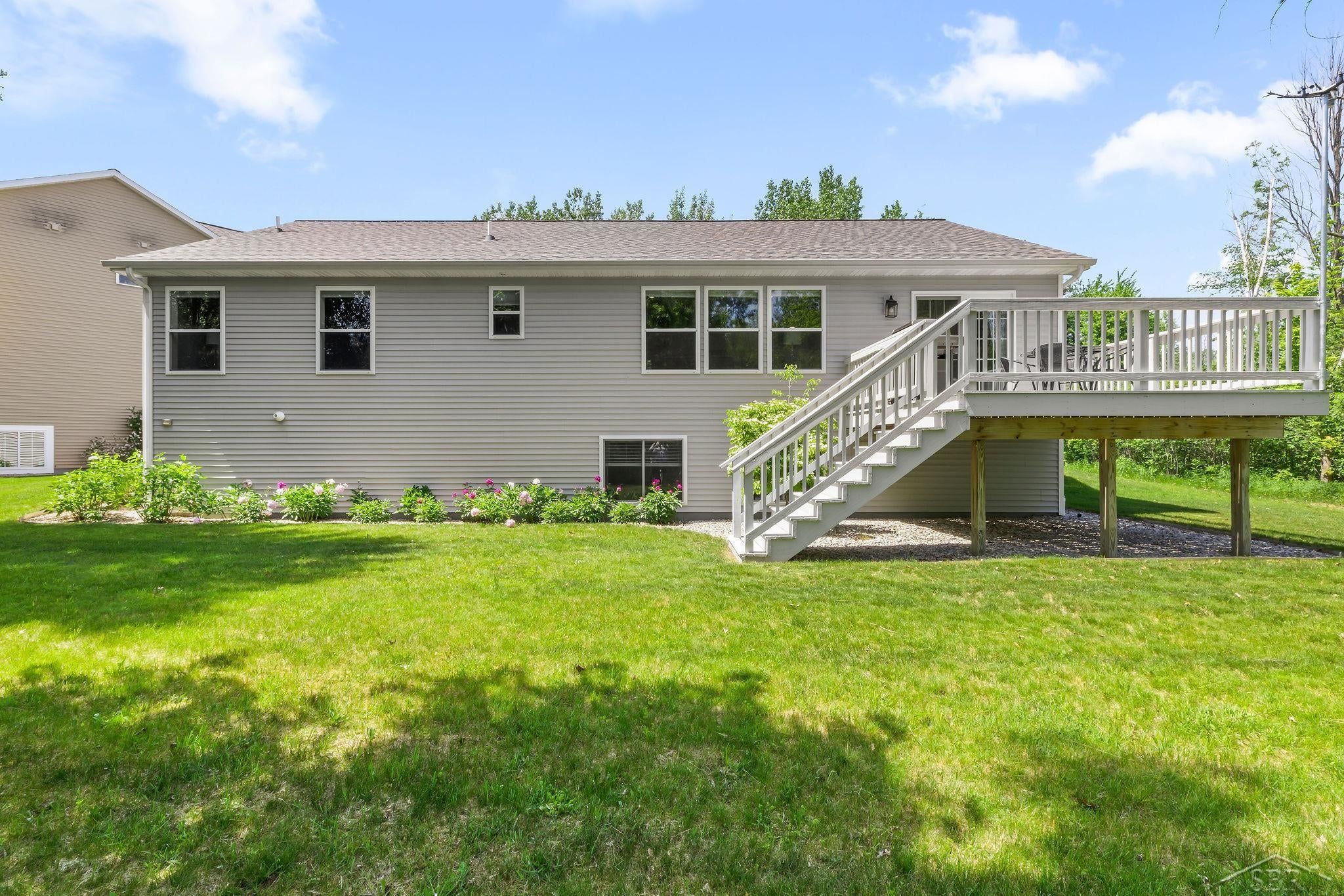 2616 Deerwood Circle