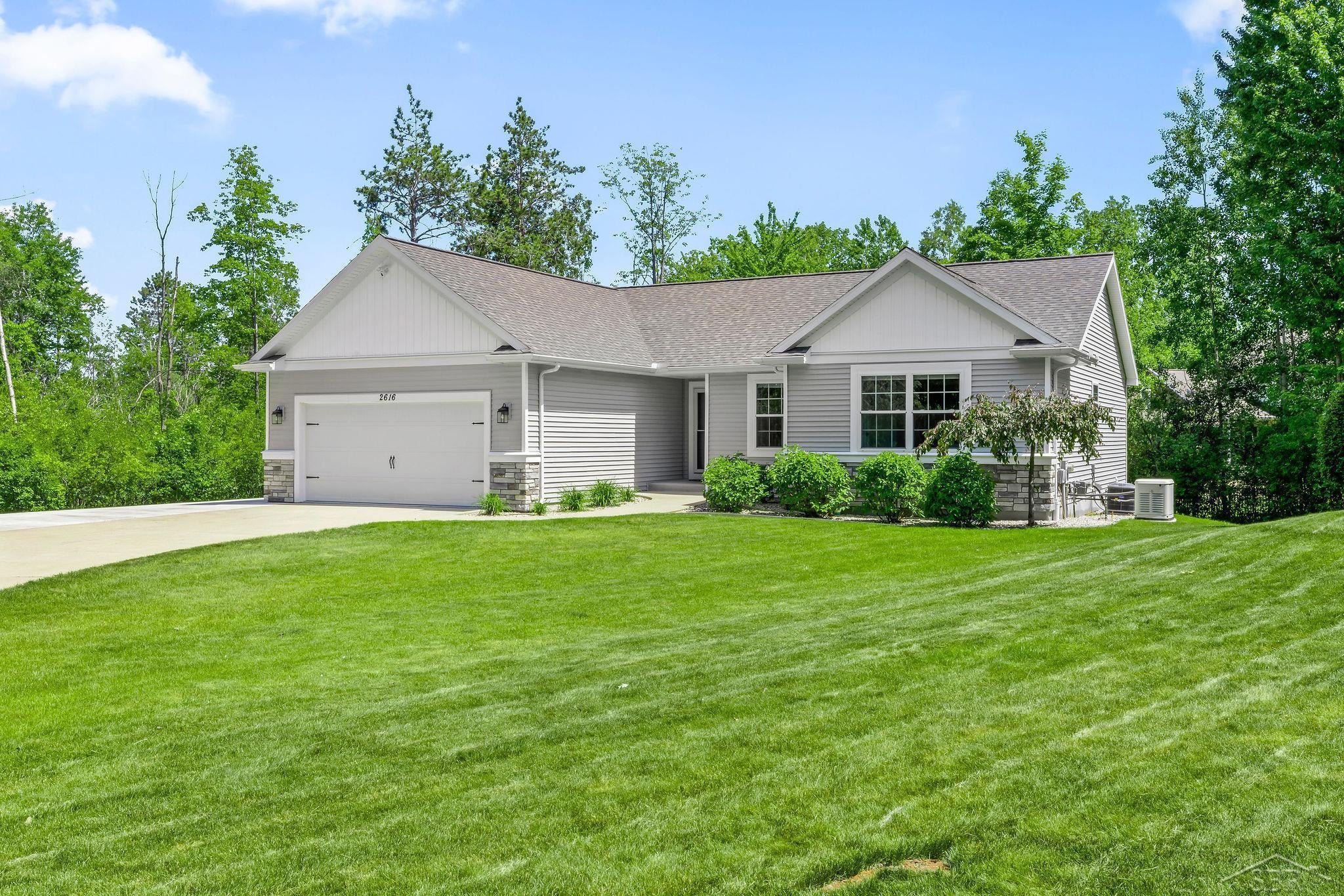 2616 Deerwood Circle