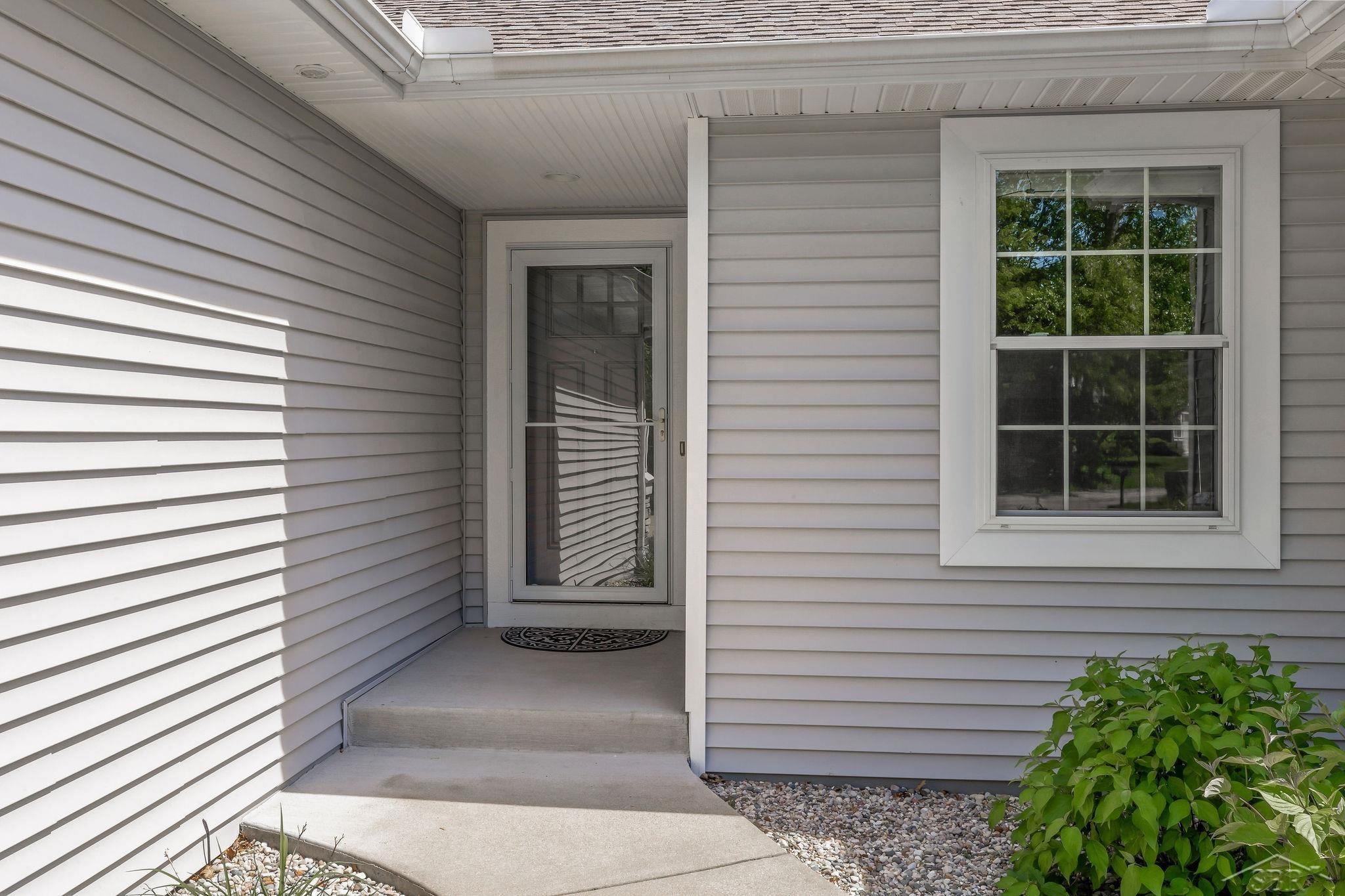 2616 Deerwood Circle