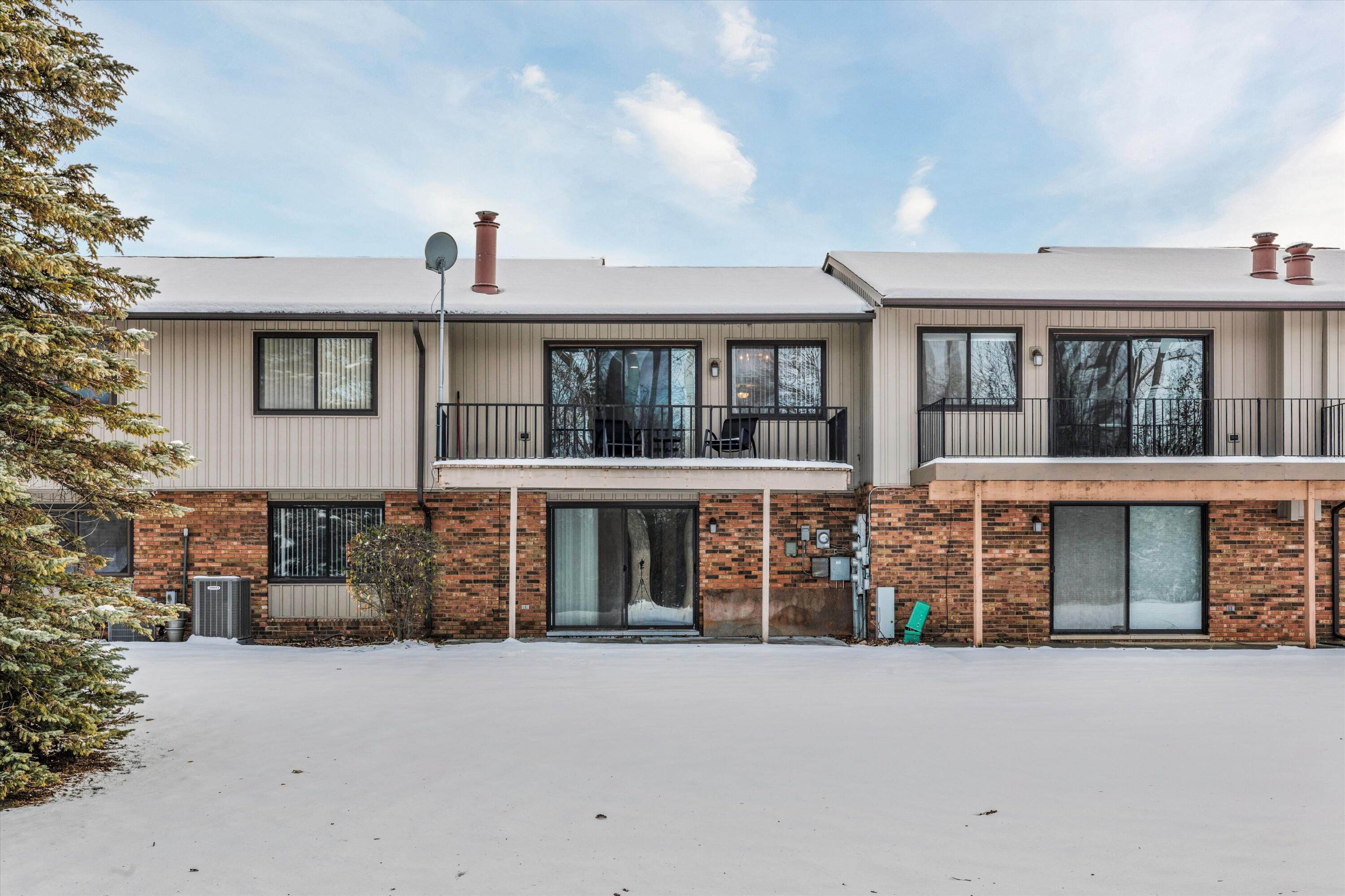 4644 Laurel Club Circle