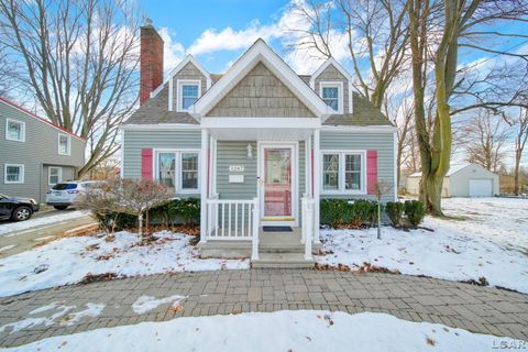 Photo of 1247 University Avenue, Adrian City, MI 49221 (MLS # 56050196120)