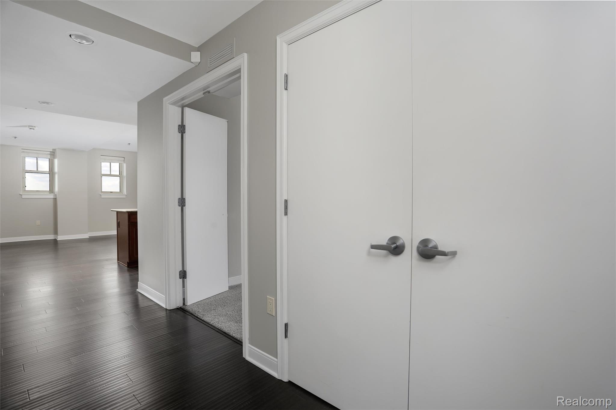 525 W LAFAYETTE Boulevard 18B