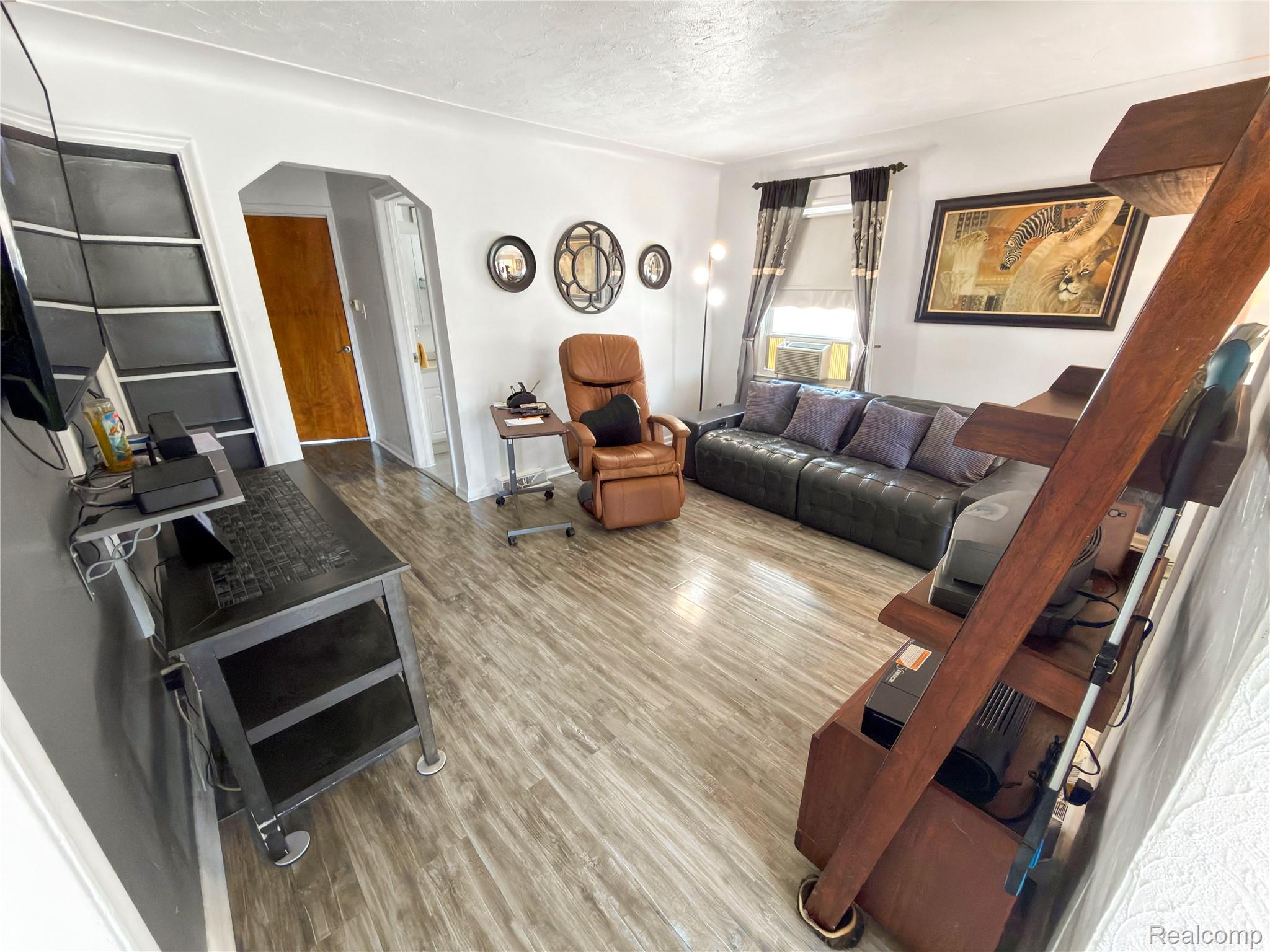 6907 Orchard Avenue