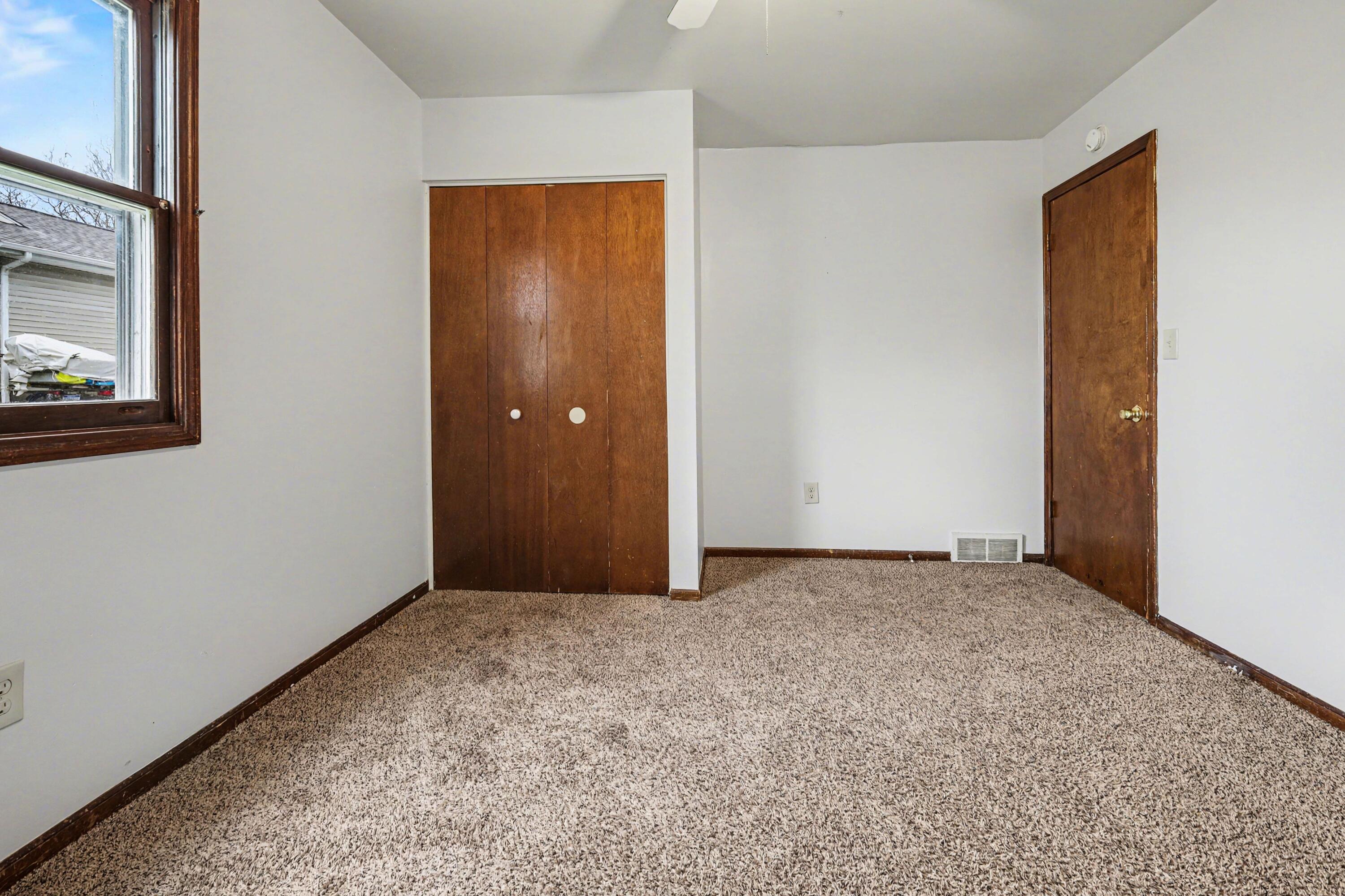 3990 Camelot Drive SE