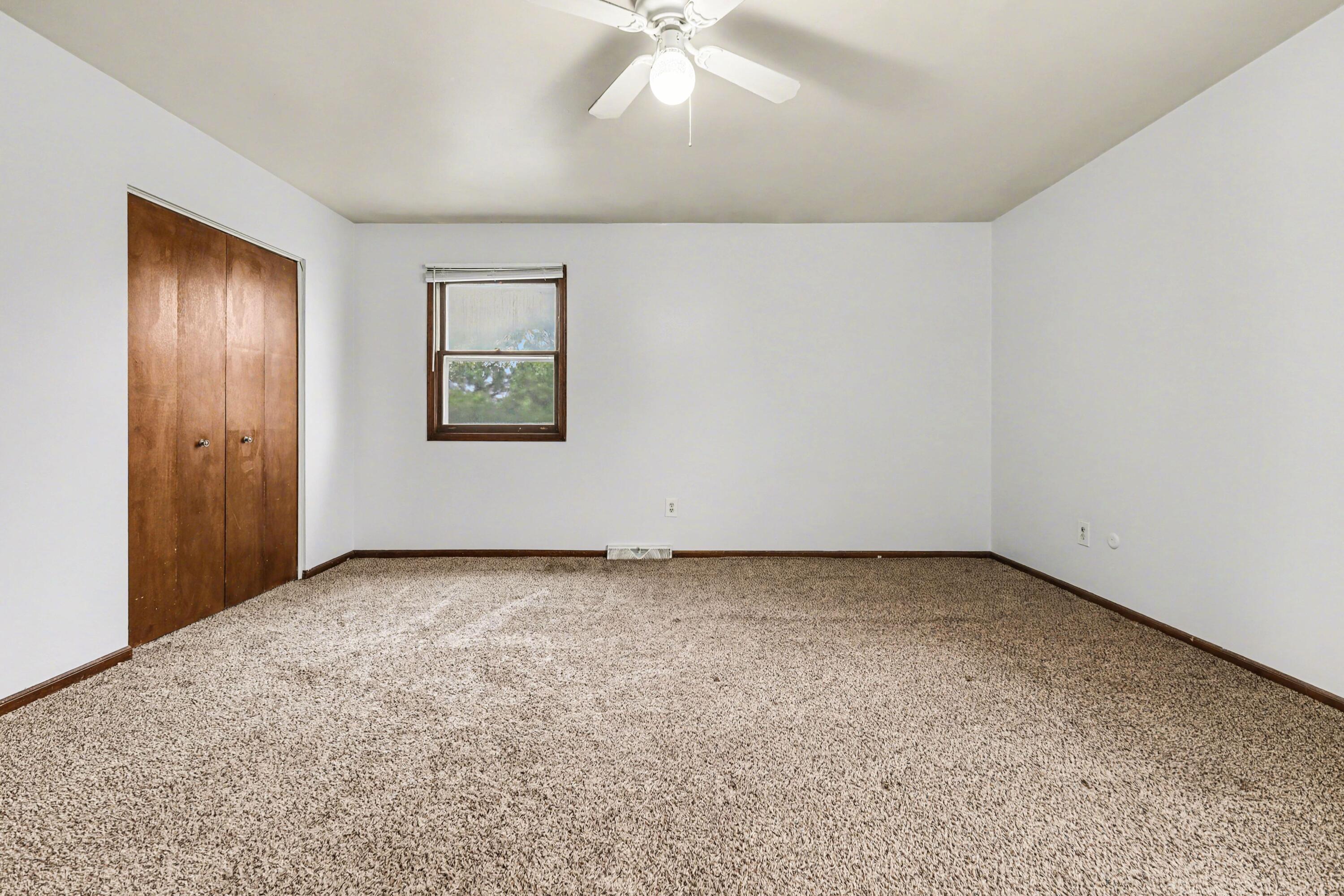 3990 Camelot Drive SE