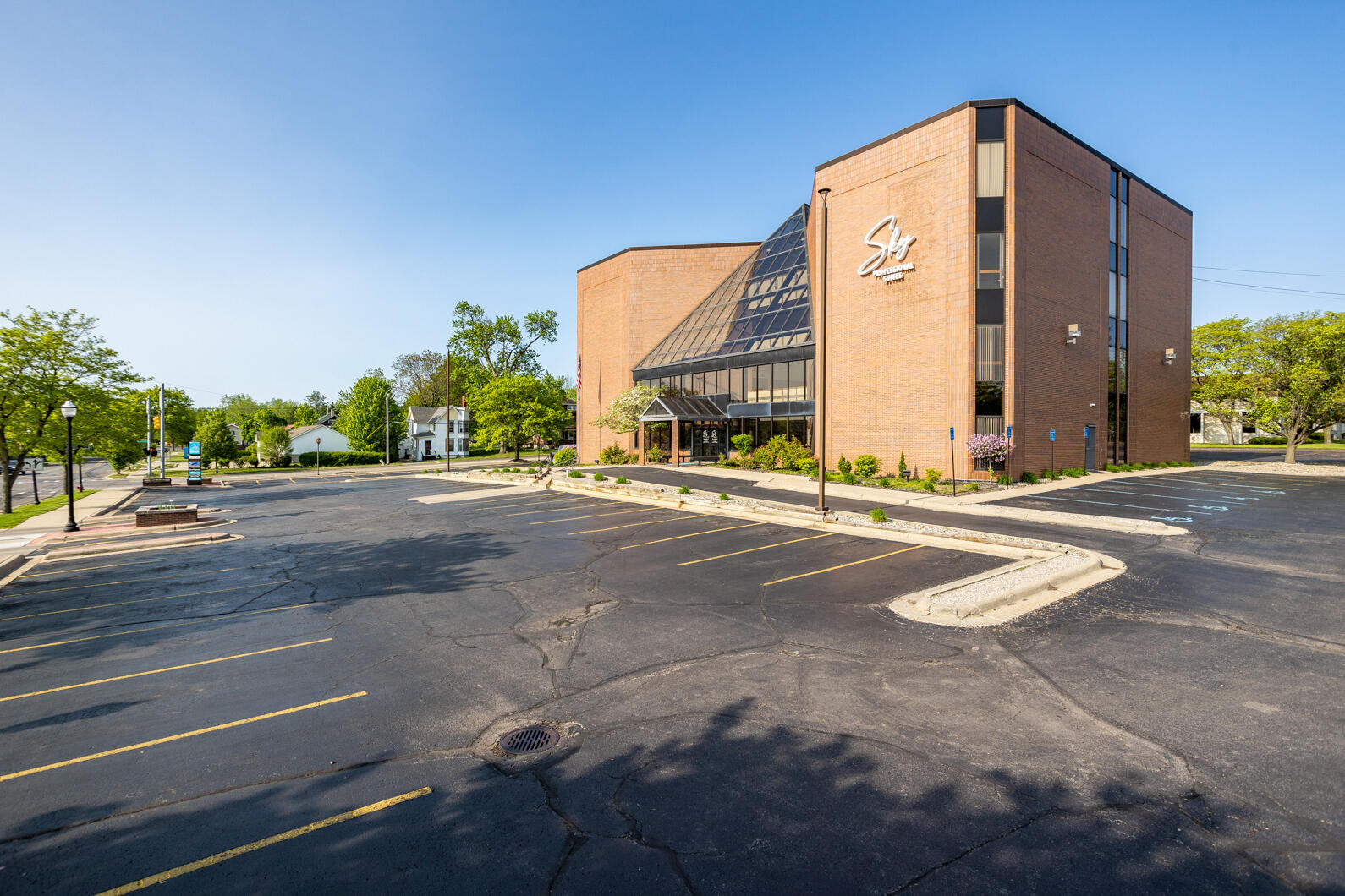 300 W Washington Avenue