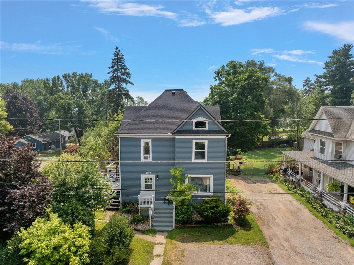 928 Jordan Lake Street