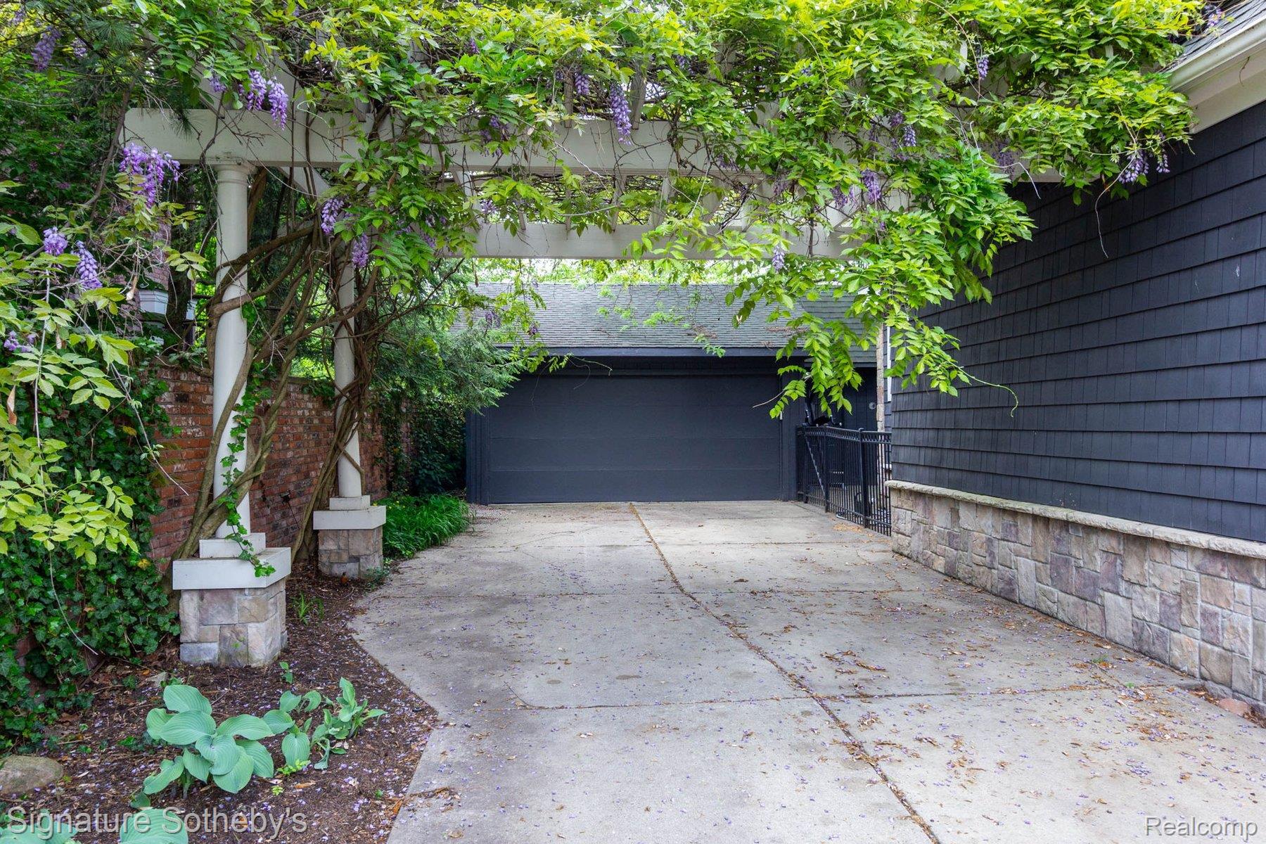 608 Purdy Street
