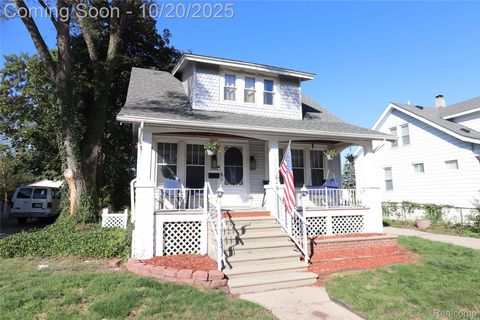 15105 Charles R Avenue Eastpointe City MI 48021
