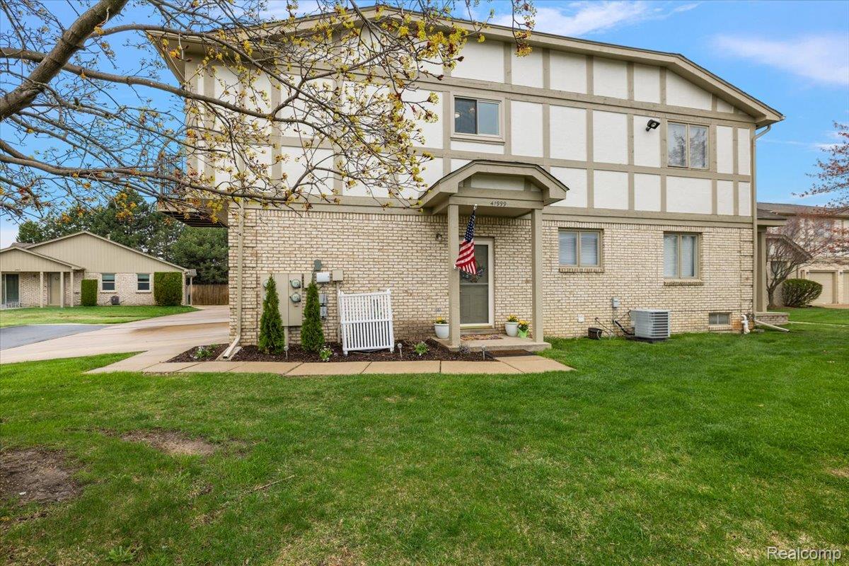 41999 King Edward Court