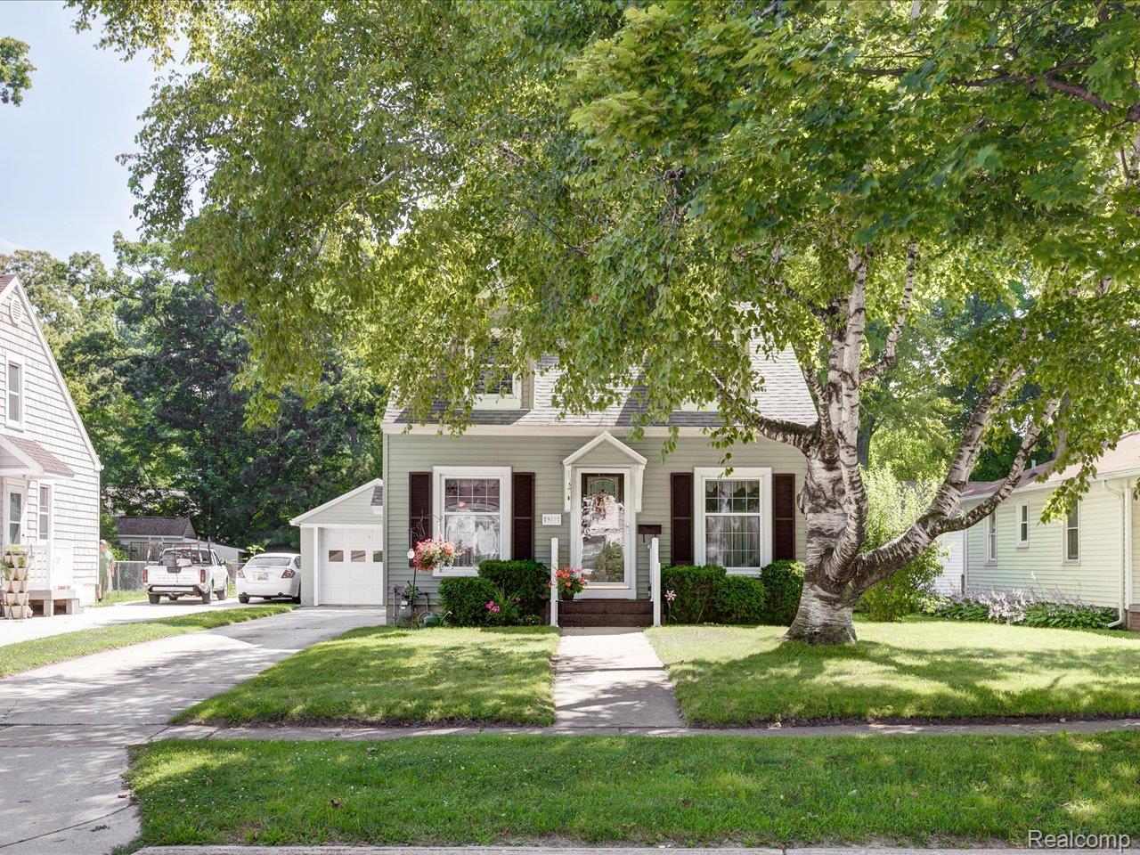 Port Huron City, Michigan 48060, United States, 3 Bedrooms Bedrooms, ,2 BathroomsBathrooms,Residential,Active,182517
