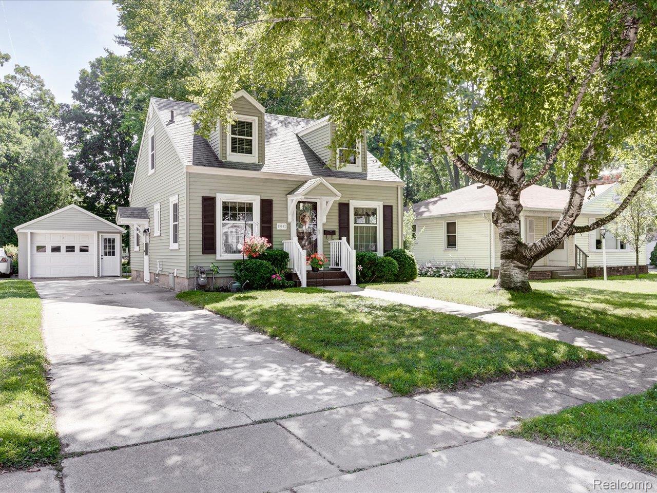 Port Huron City, Michigan 48060, United States, 3 Bedrooms Bedrooms, ,2 BathroomsBathrooms,Residential,Active,182517