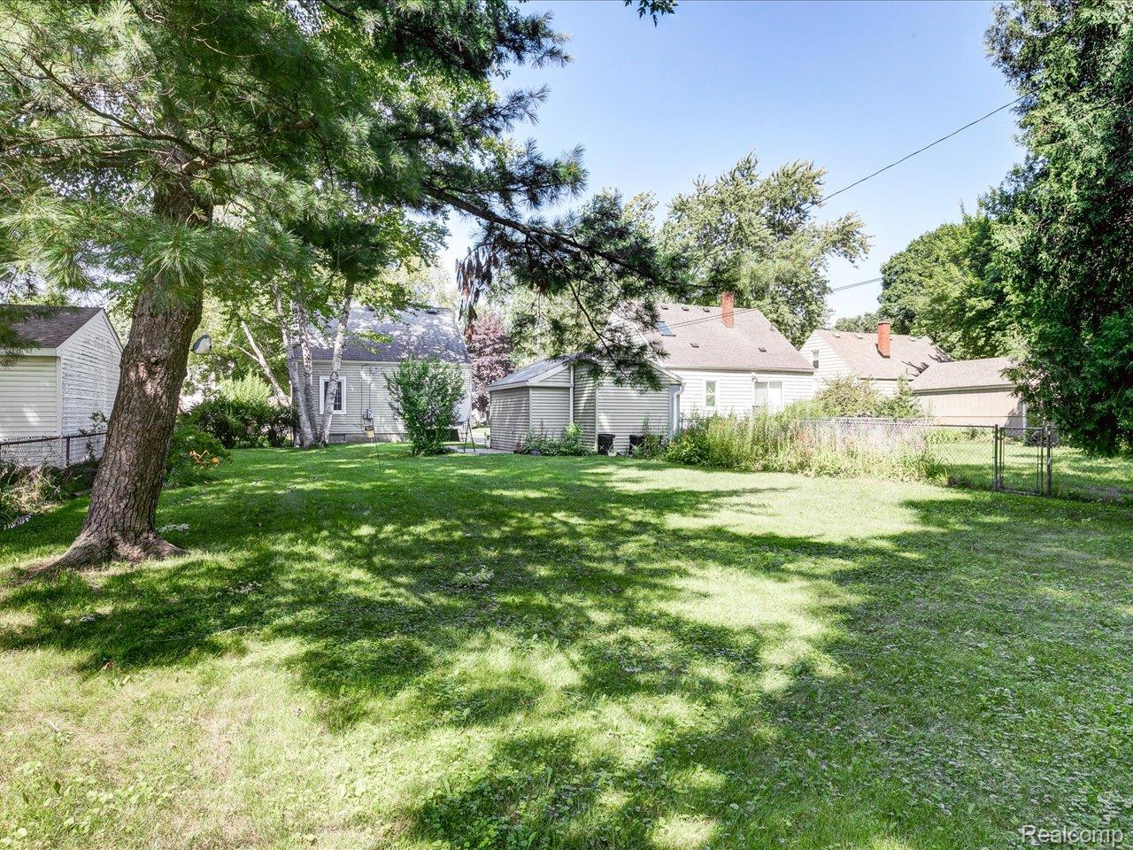 Port Huron City, Michigan 48060, United States, 3 Bedrooms Bedrooms, ,2 BathroomsBathrooms,Residential,Active,182517