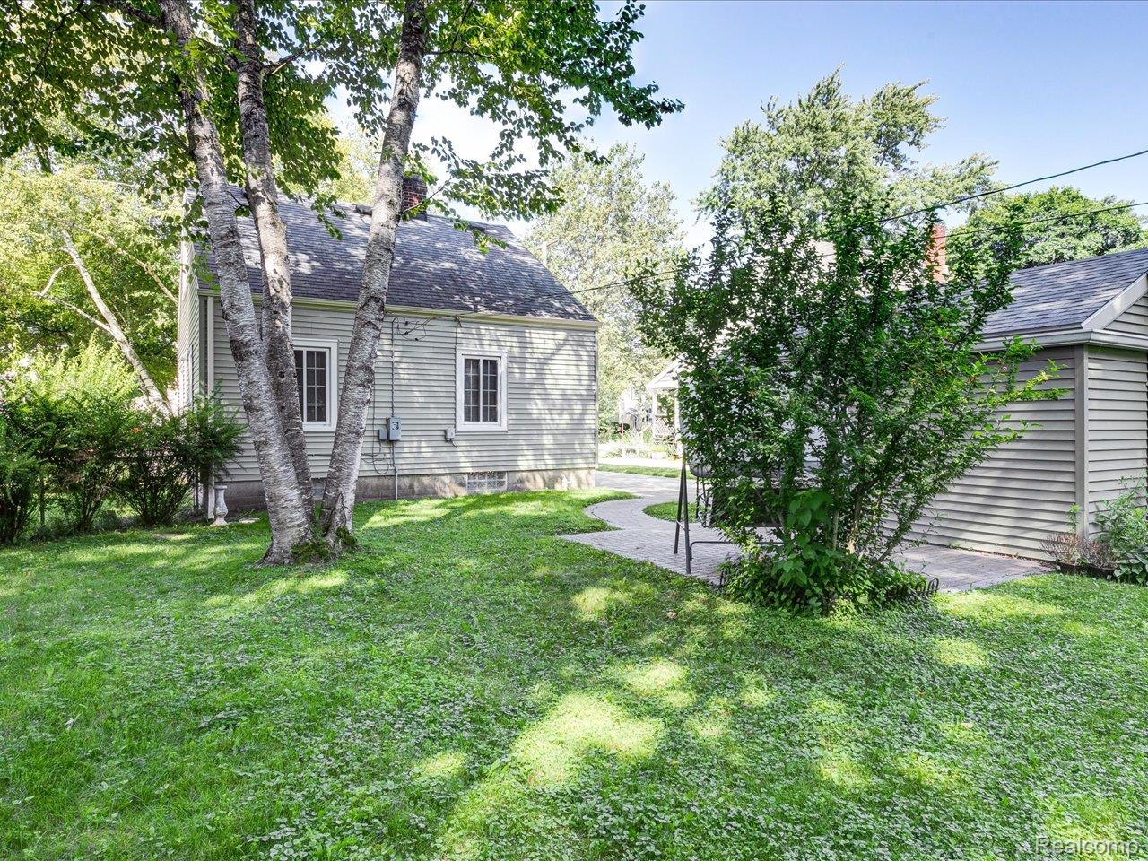 Port Huron City, Michigan 48060, United States, 3 Bedrooms Bedrooms, ,2 BathroomsBathrooms,Residential,Active,182517