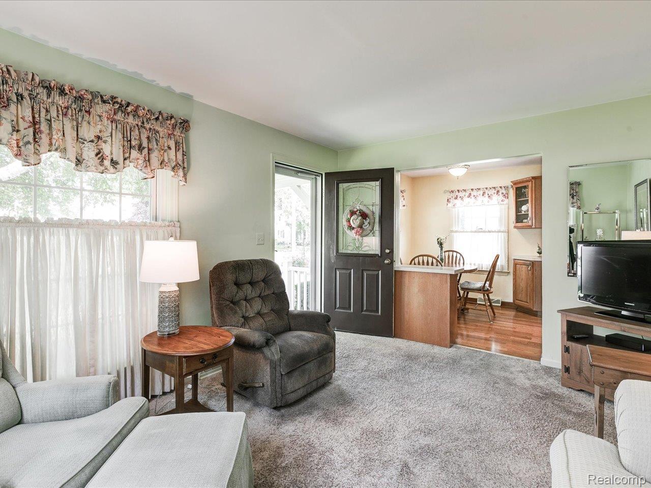 Port Huron City, Michigan 48060, United States, 3 Bedrooms Bedrooms, ,2 BathroomsBathrooms,Residential,Active,182517