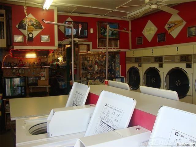 4852 S Beech Daly Street