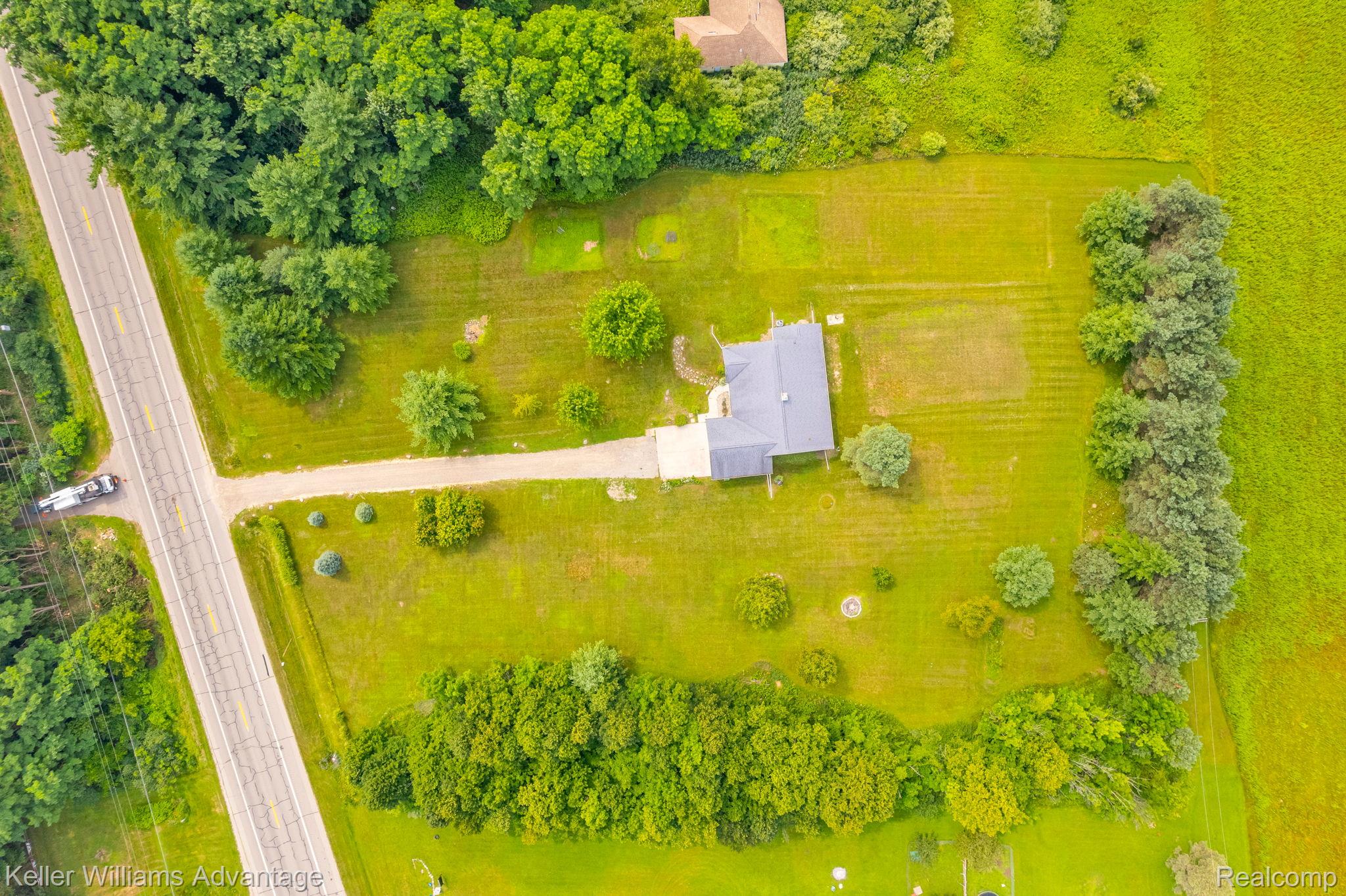 379 N Lakeshore Road