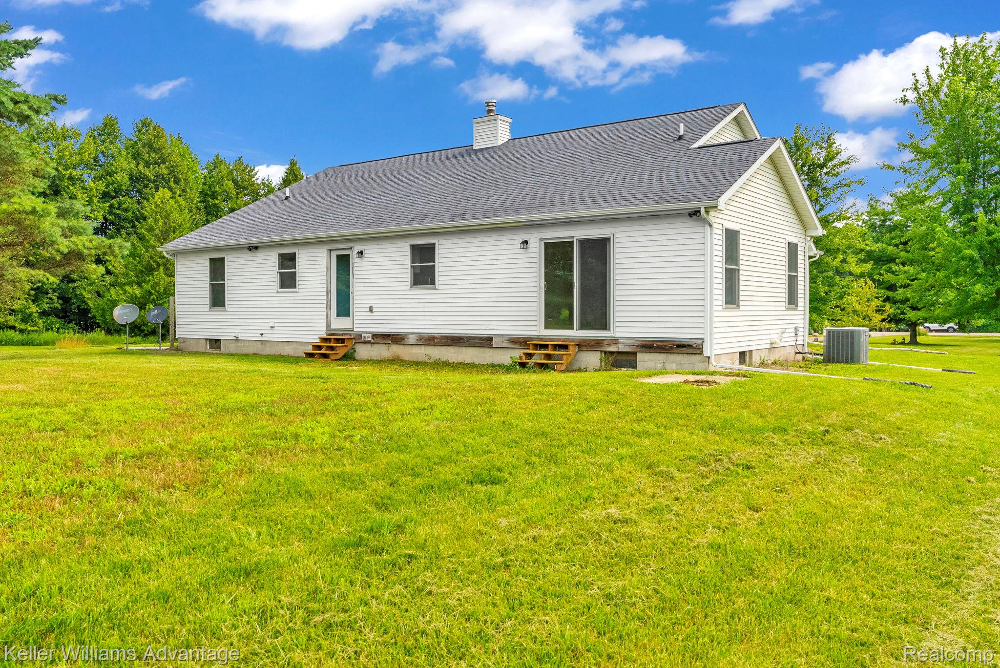 379 N Lakeshore Road