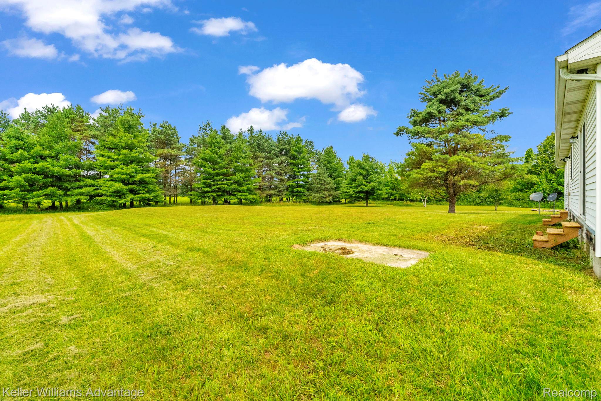 379 N Lakeshore Road