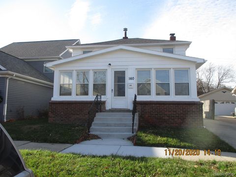 160 S ROEHRIG Trenton City MI 48183