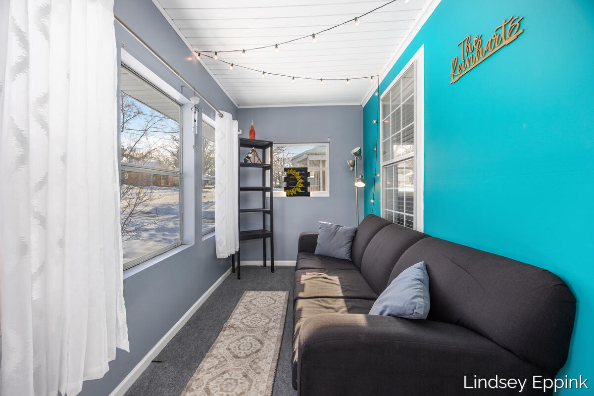 2919 Botsford Pl Avenue NE