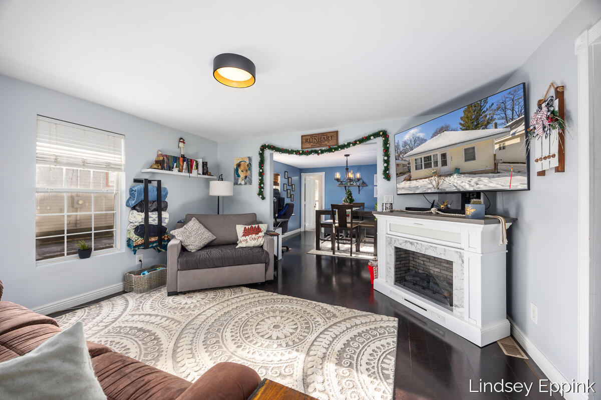 2919 Botsford Pl Avenue NE