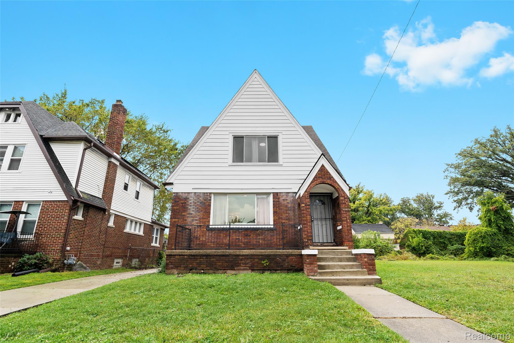 5059 Buckingham Avenue