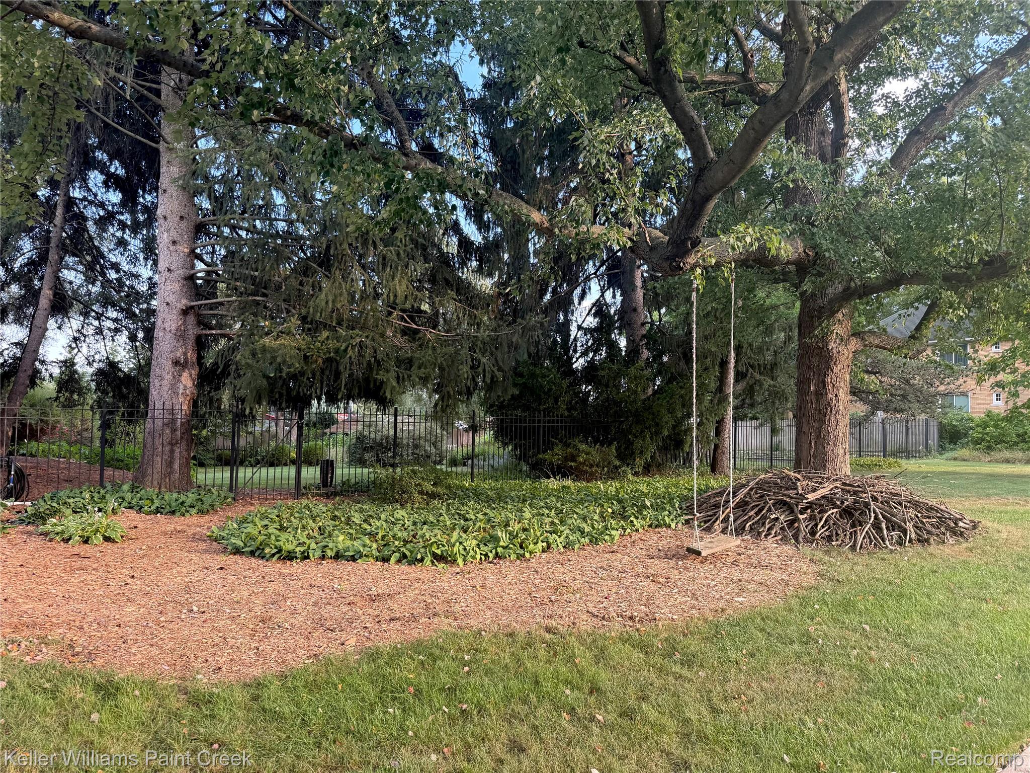 1405 Wellesley Drive