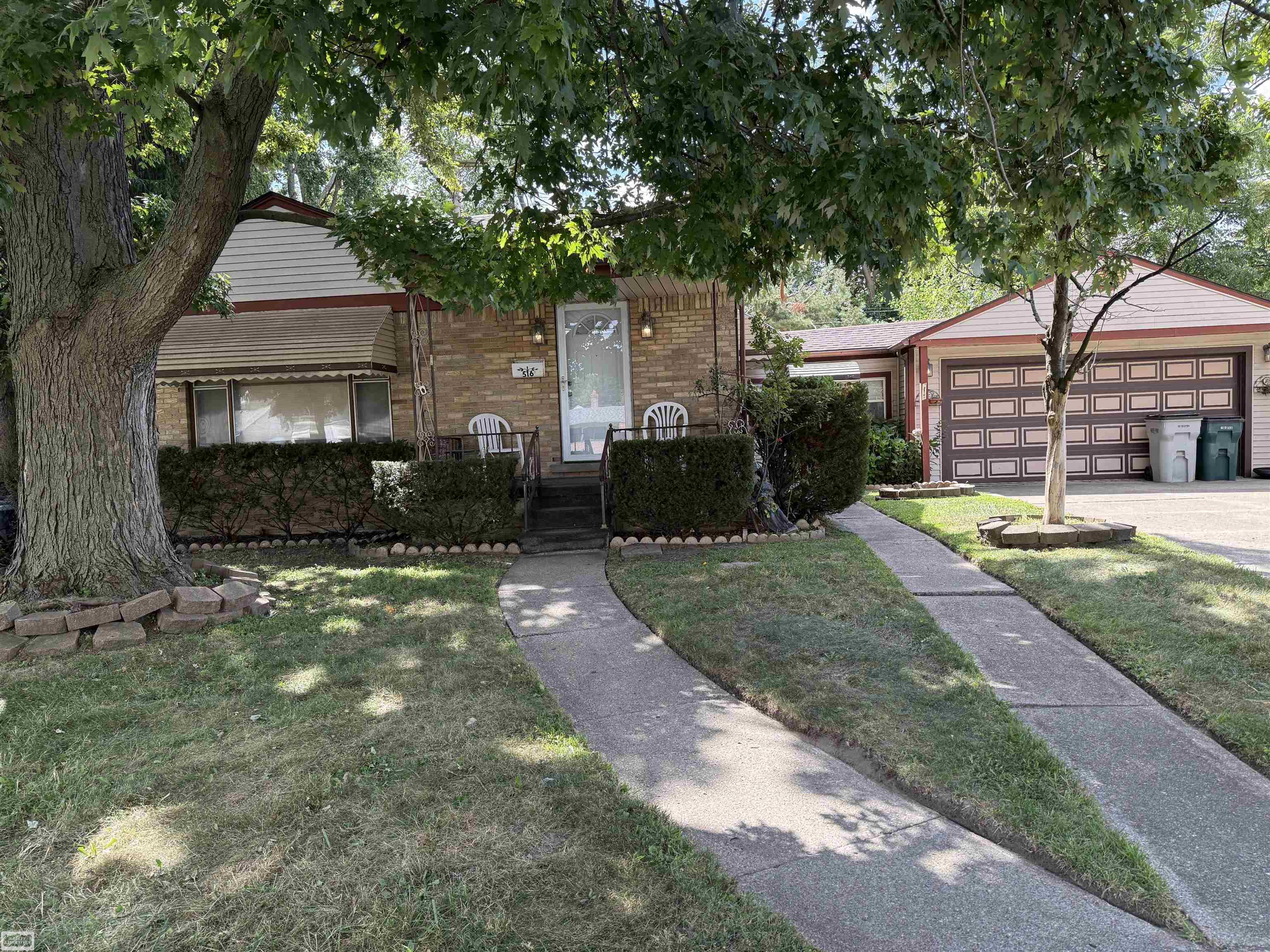 516 E WOODWARD HGTS Boulevard