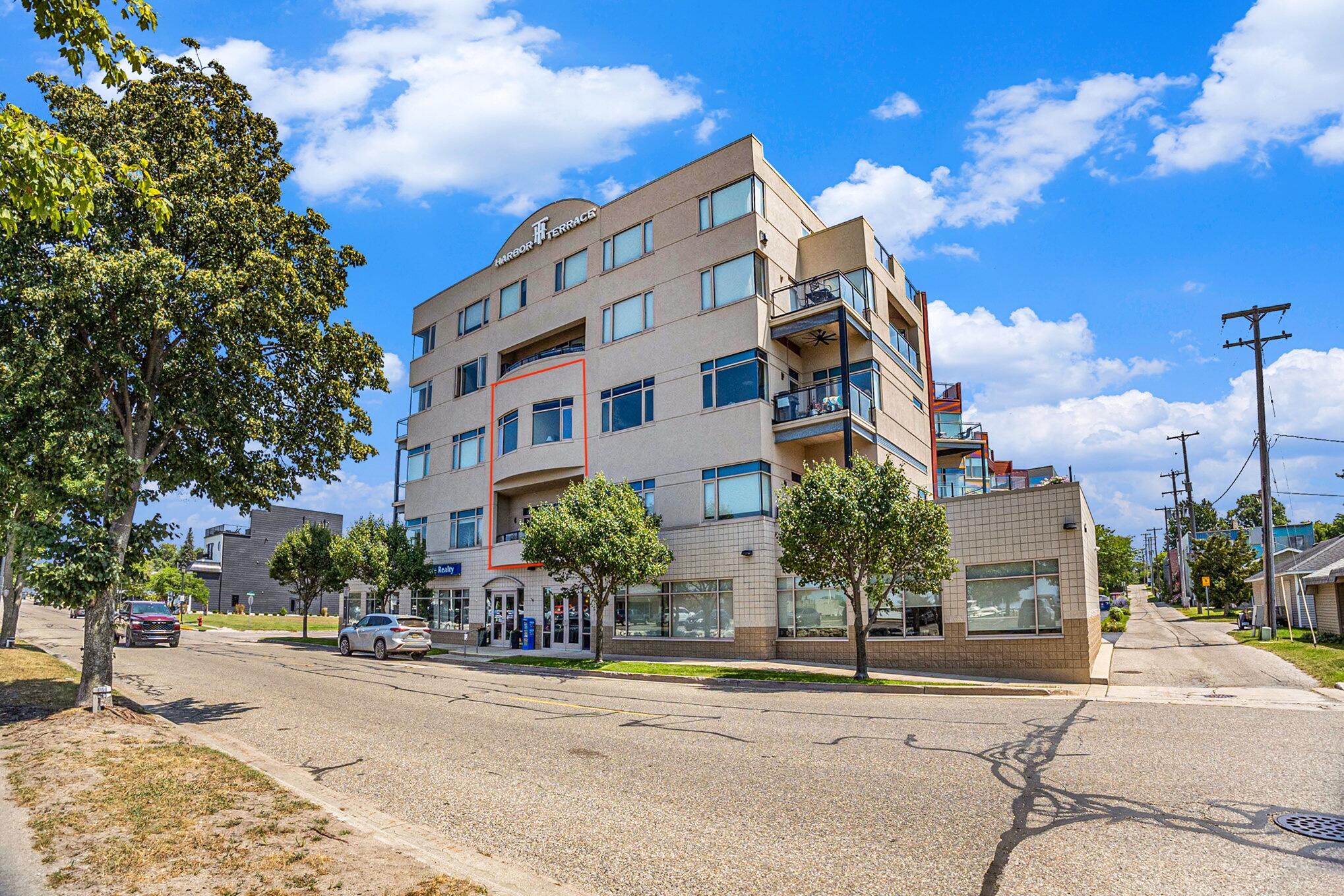 105 W Danaher Street 201