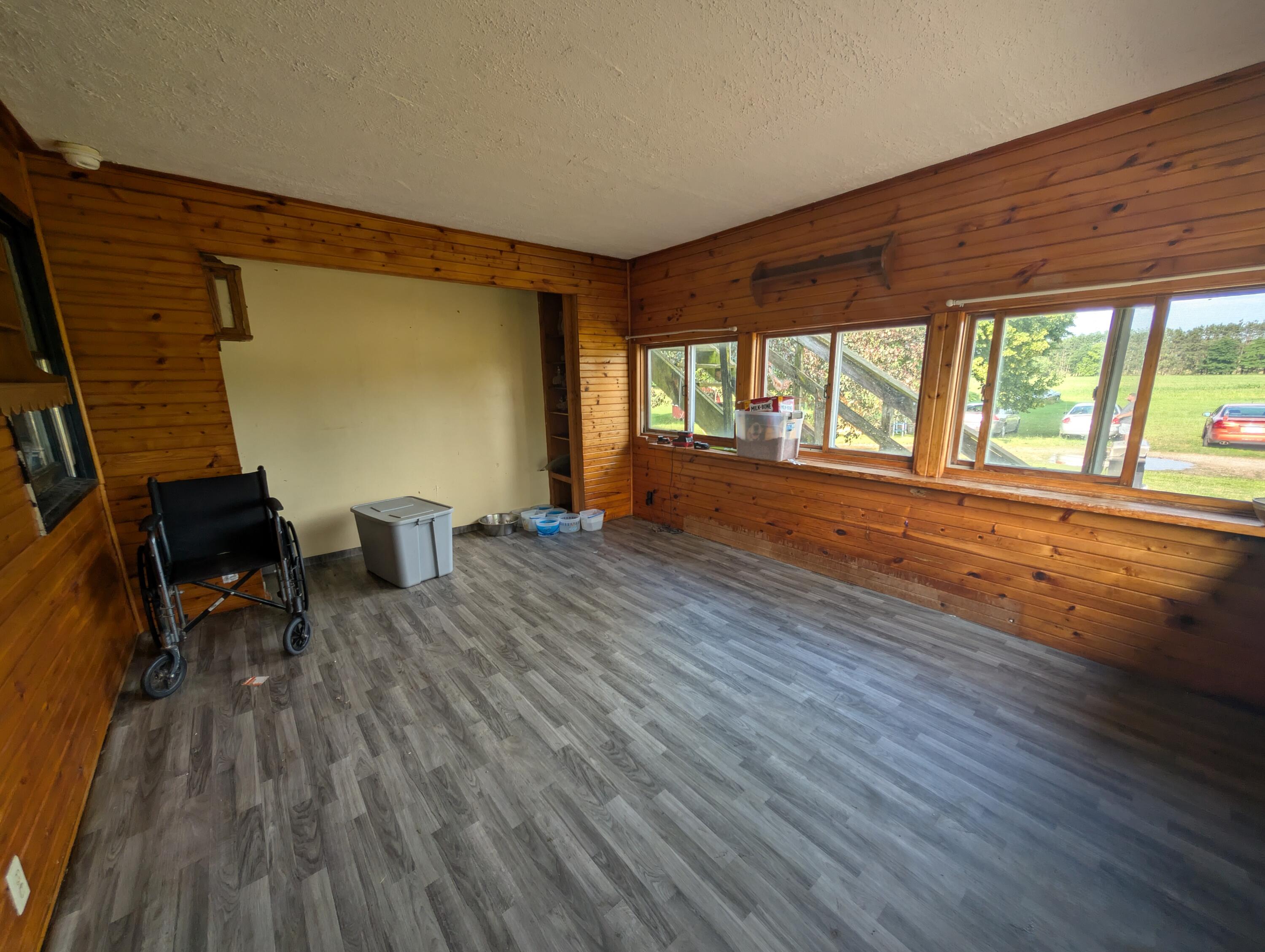320 E Long Lake Road