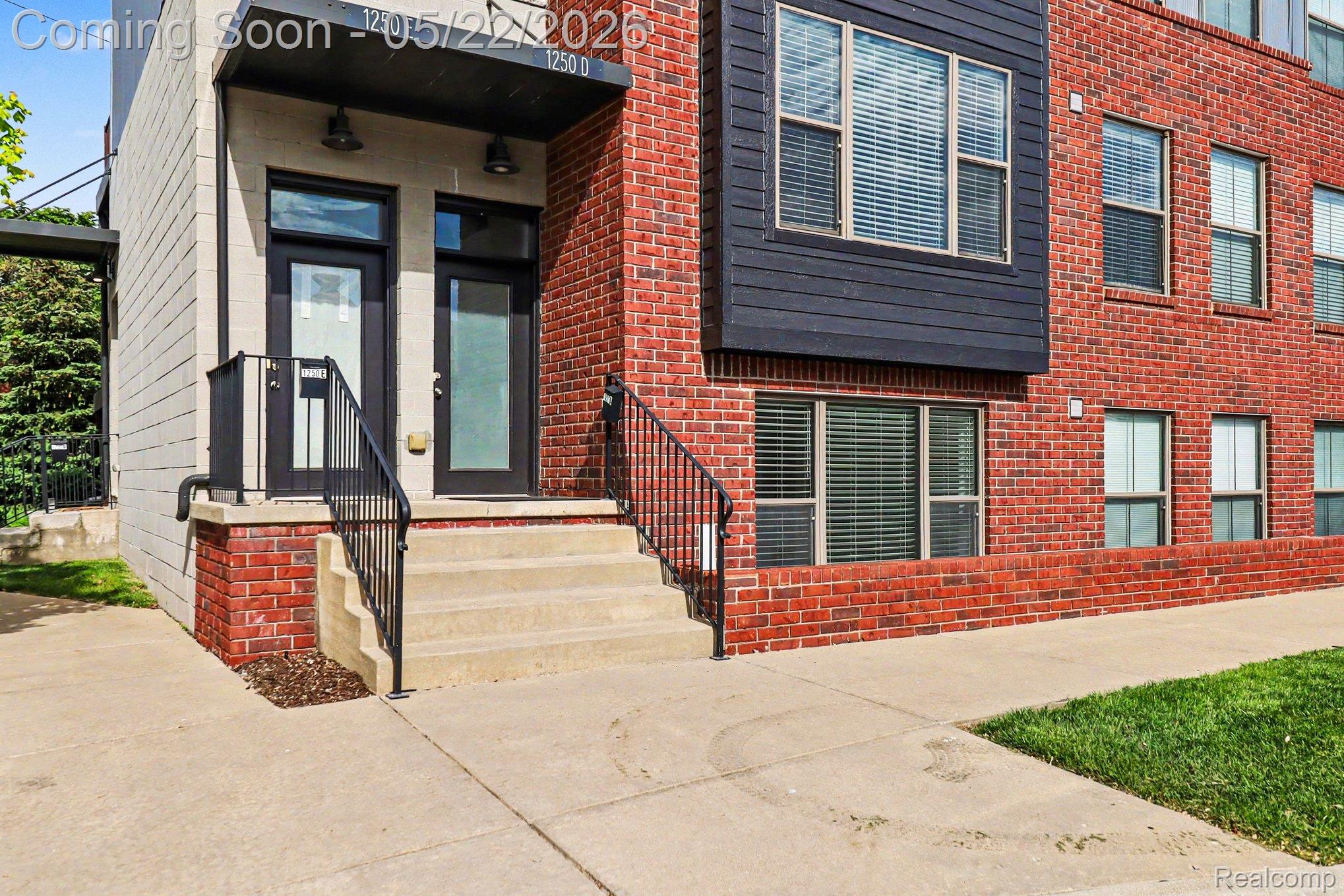 1250 DIAMOND Court E
