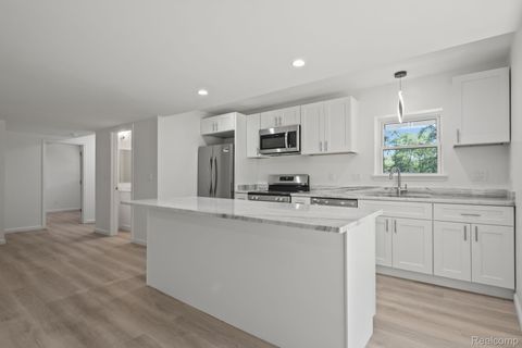 34 Cross Street 3 Auburn Hills City MI 48326